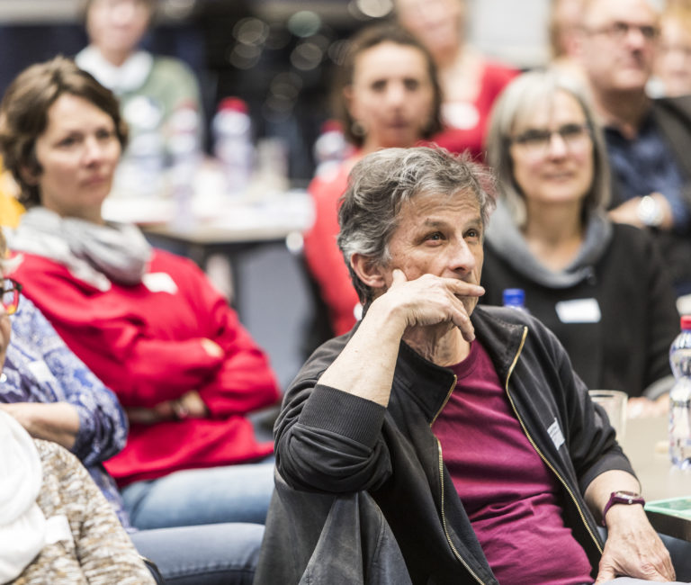 Karl Weingart (Mitte) fühlt sich inspiriert. 